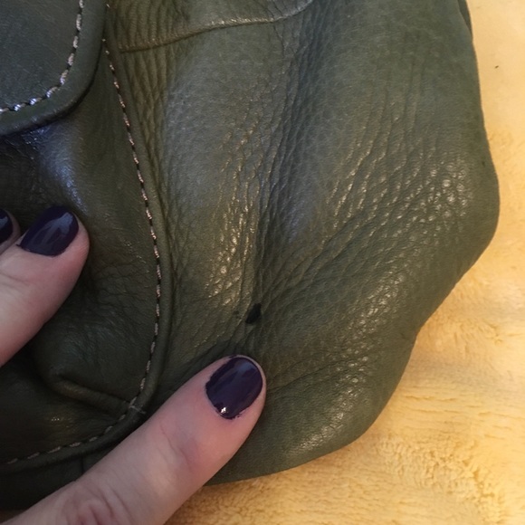 ✨HOST PICK✨ Fossil green leather purse - Picture 7 of 9